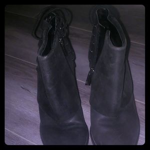 Jessica Simpson caufield black suede ankle boots